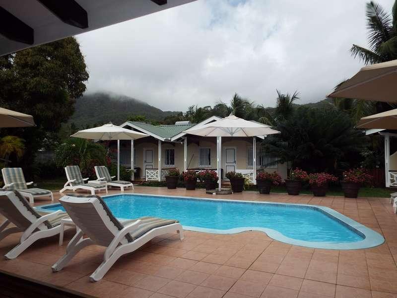 Hotel La Roussette Anse aux Pins Exteriör bild