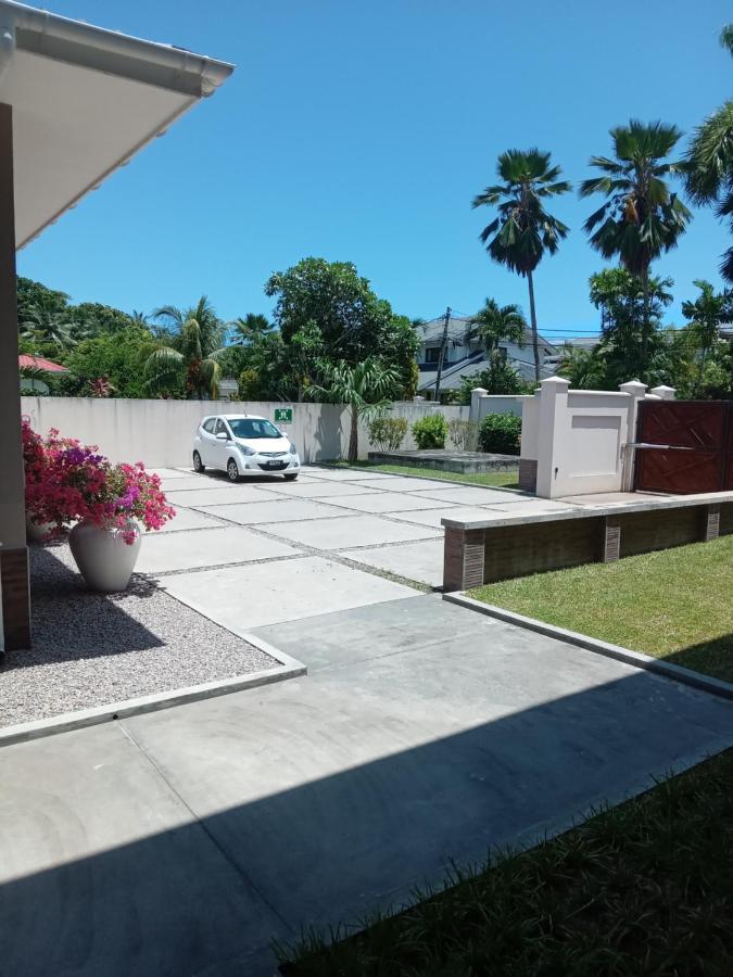 Hotel La Roussette Anse aux Pins Exteriör bild