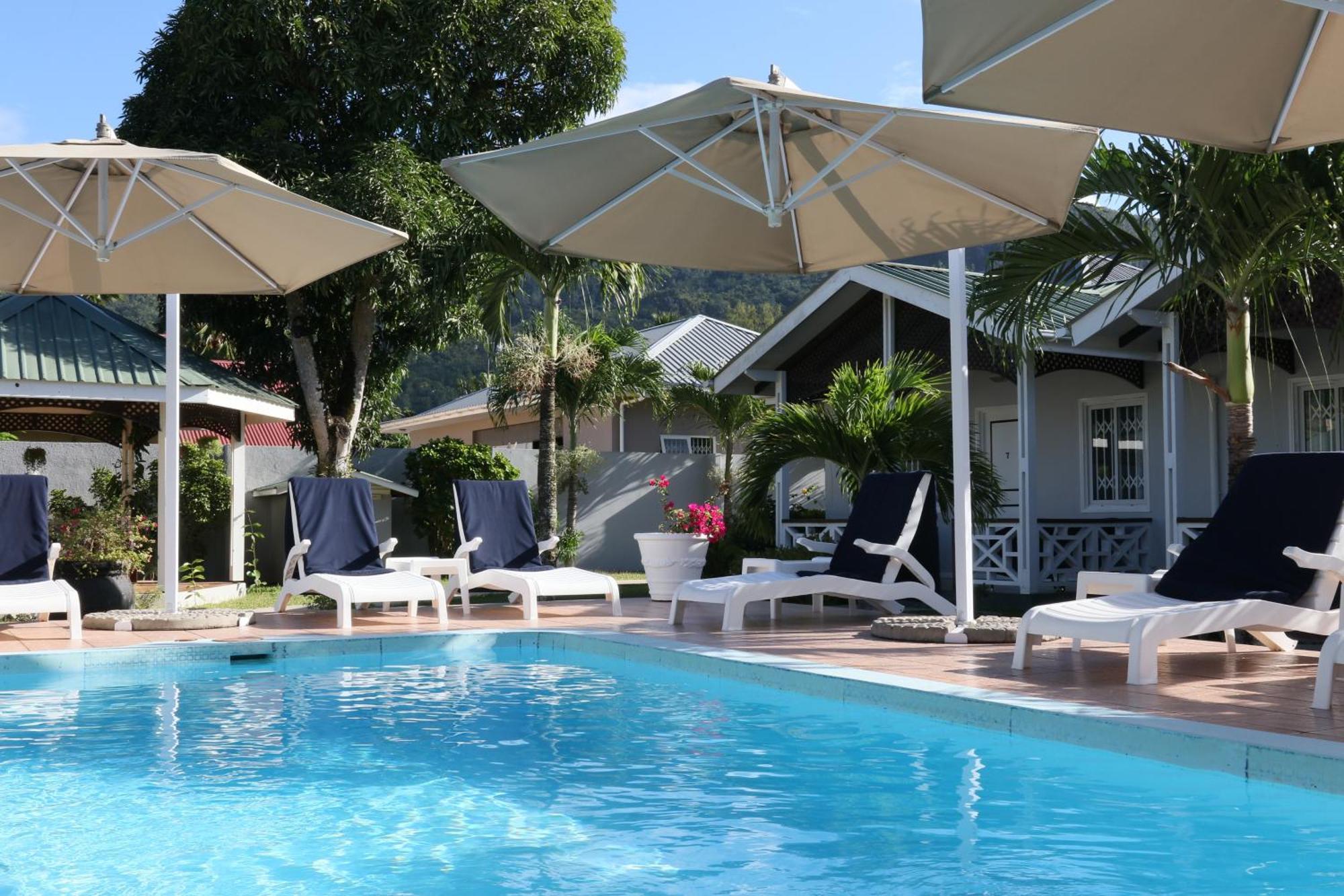 Hotel La Roussette Anse aux Pins Exteriör bild